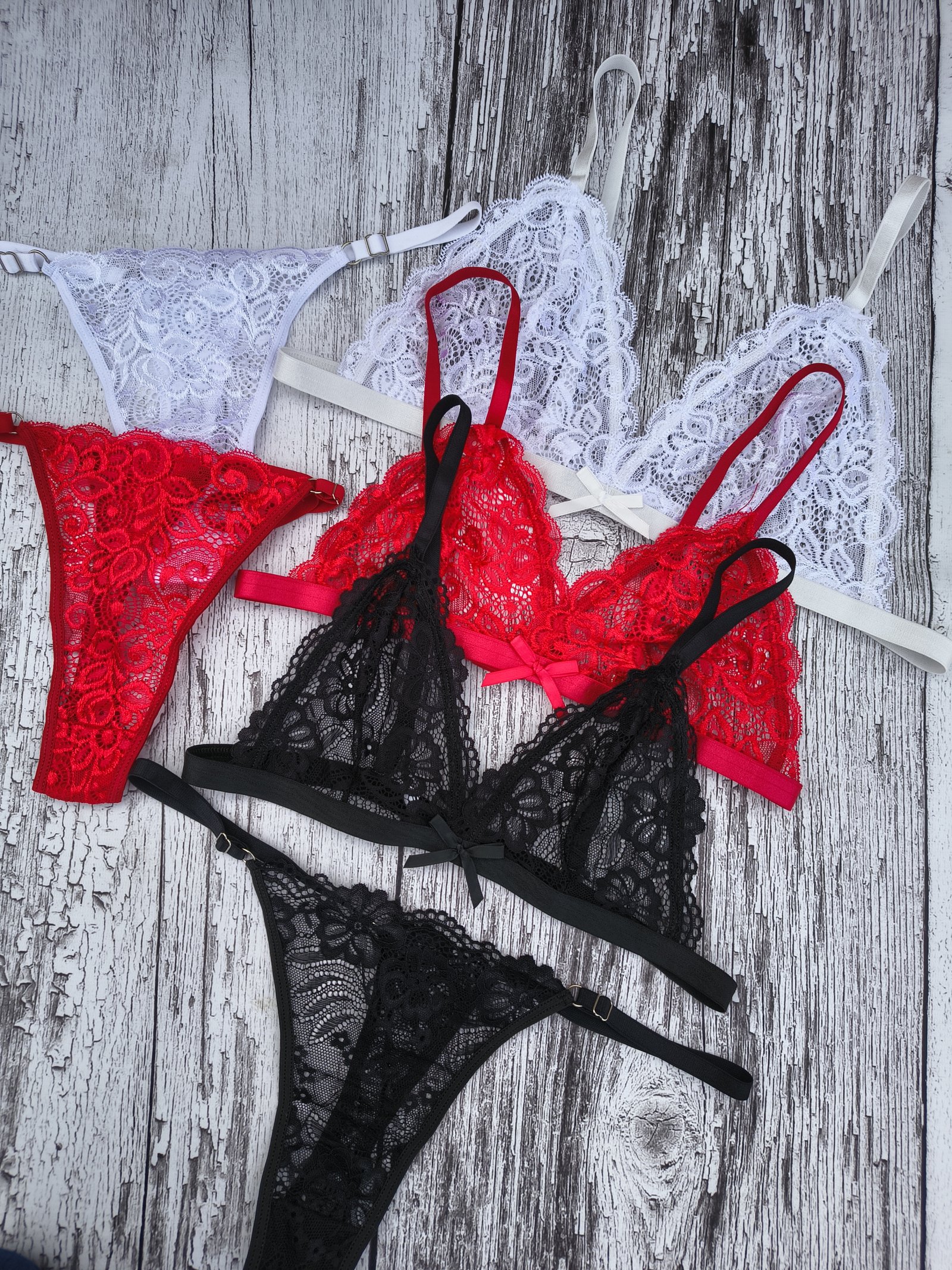 Bralette de puntilla con less regulables - Sweet Poison Lencería