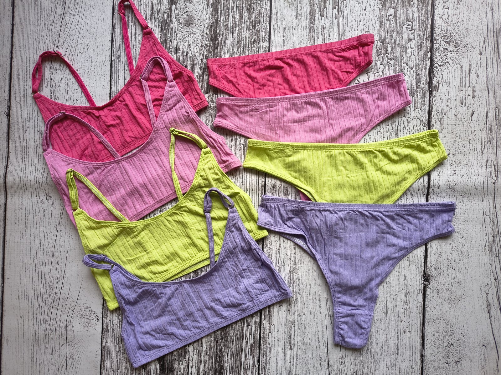 Bralette top de morley liso con less entera tiro alto - Sweet Poison Lencería