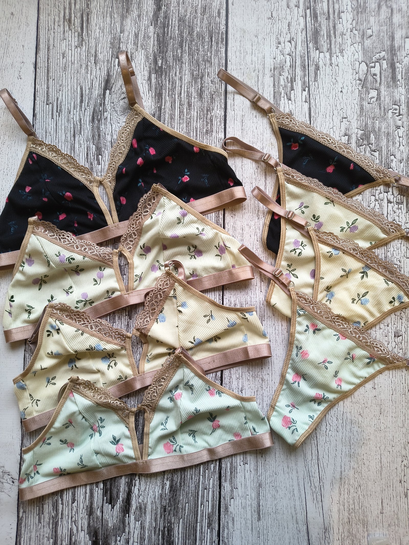 Bralette de morley estampado flores - Sweet Poison Lencería