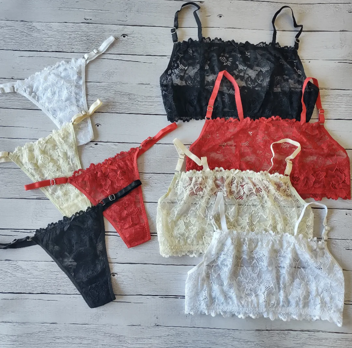 Bralette top puntilla con less regulable - Sweet Poison Lencería