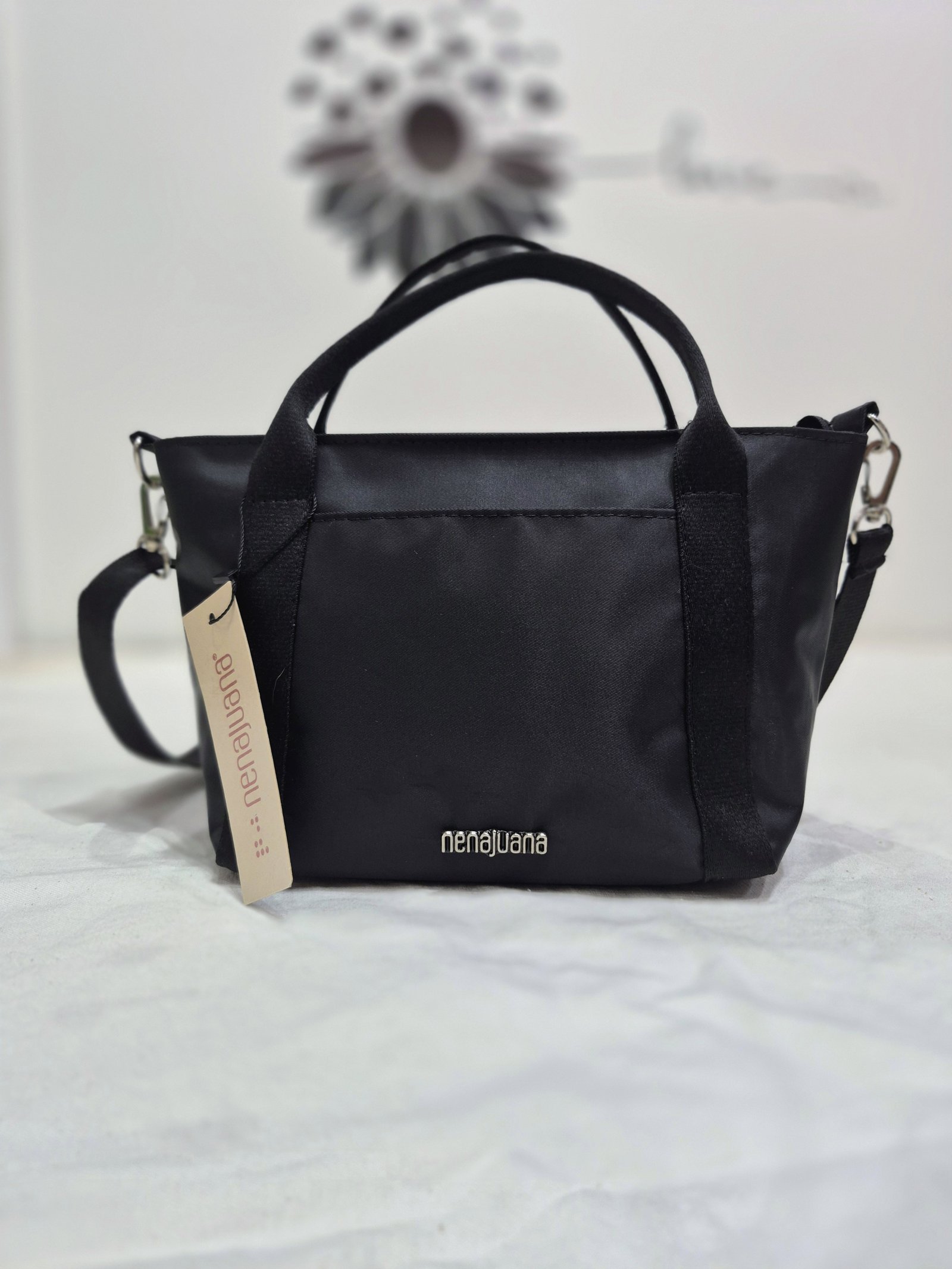 Diseño urbano y versátil. Bolso impermeable - PAIX