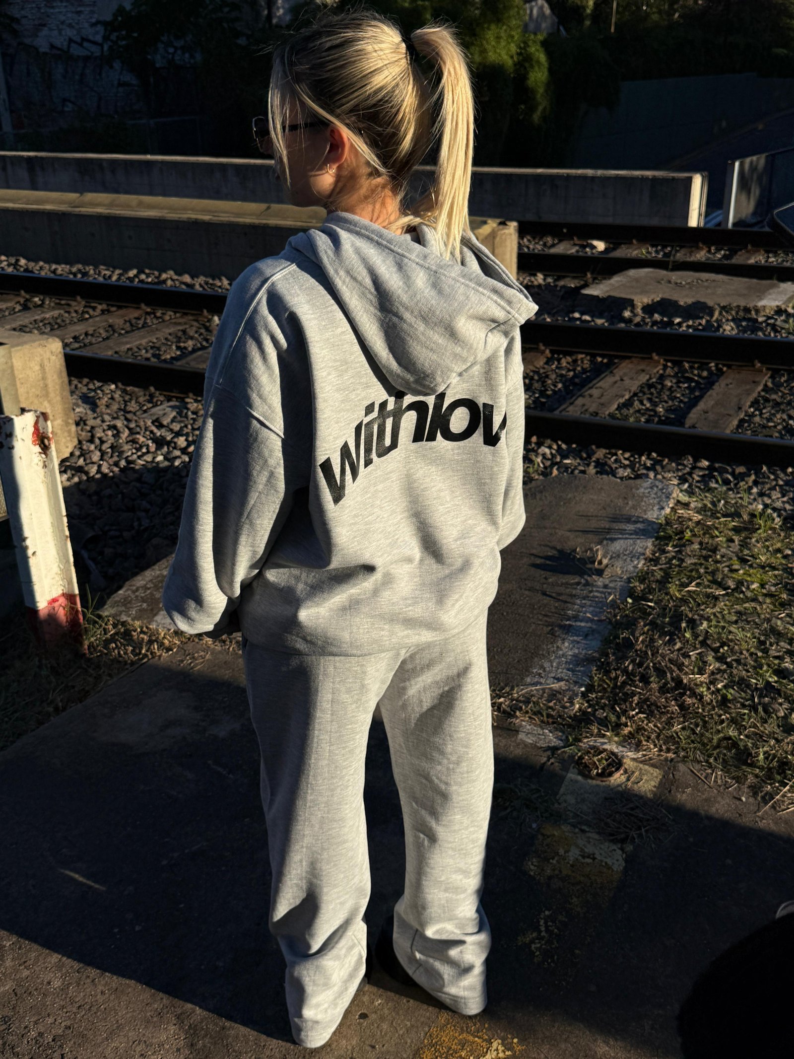 Canguro Hoodie Withlove (Unisex) - Moras Ind Fabricantes